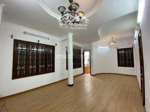 nguyên căn ngọc khánh 110m2x4t, sân rộng để 2 oto, ngõ thoáng, thông, nhà mới xây sửa, full đh 25tr