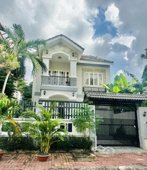 villa trần não 7,5x20m 2 lầu 4 phòng giá 35 triệu
