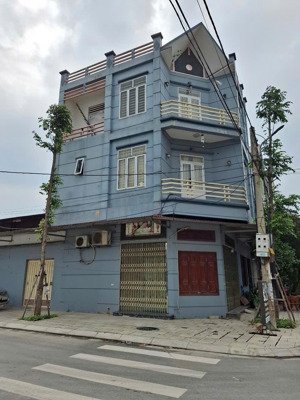 nhà lô góc 3 mặt tiền, 3 tầng giá rẻ