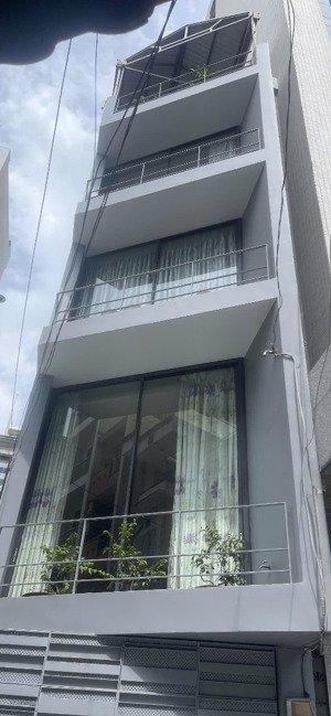 cho thuê phòng trọ giờ giấc tự do, có wc trong phòng, phòng mới, đầy đủ tiện nghi, cmt8, quận 3