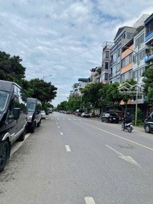 cực hiếm! duy nhất bán ra 1 căn nhà tại mặt phố nguyễn thời trung, thạch bàn, long biên.