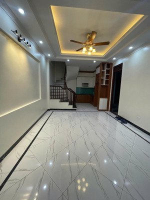 cho thuê nhà 4 tầng mới tinh khu lk tràng an, tt chúc sơn