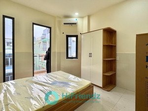 khai trương căn hộ dịch vụ ban công đẹp