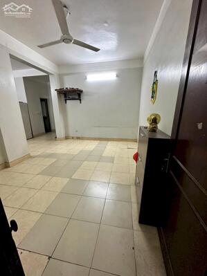 Bán chung cư thang bộ Việt Hưng-Long Biên-80m 2n1wc-căn góc ban công Đông Nam-giá 3 tỷ (thương lượng)