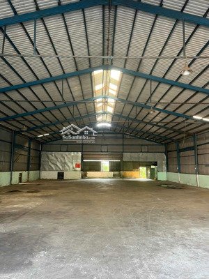 cho thuê kho xưởng 1.250m2 giá 40 triệu đồng / xã an thạnh huyện bến lức long an