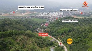 đất thị trấn , đường đang làm lại và mở rộng !