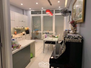 nhà hẻm xe hơi đường nguyễn giản thanh, q.10 - giáp tô hiến thành