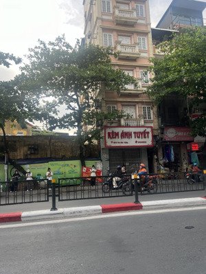 bán nhà mặt phố tôn đức thắng, đống đa, hà nội. mặt phố kinh doanh sầm uất, hiếm nhà bán.