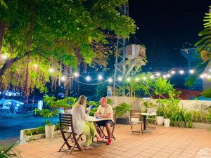 bán gấp khách sạn 5 tầng - 36 phòng - gần biển cửa đại hội an - vị trí vàng - 2.5 tỷ/năm