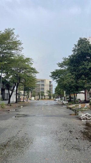 chủ kẹt tiền bán nhanh căn nhà phố ngay sát the global city giá tốt