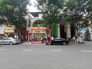 gấp!!! siêu đẹp!!! nhà mặt tiền đường 108 110 lê thị hồng gấm quận 1