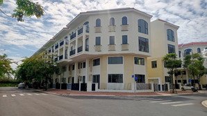 bán nhà thô căn góc 4 tầng 2 mặt tiền-8 x 13- giá: 8tỷ7 tl- sổ hhc, kdc senturia nam sg, b hưng, bc