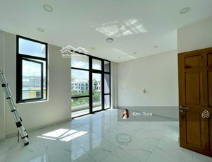 tầng 4 vạn phúc 5x12m sàn, ngăn 2 phòng, view đẹp, có thang máy, máy lạnh, wc riêng. giá rẻ 7 triệu