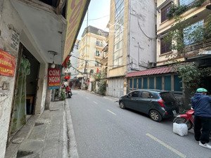 bán nhà mặt phố hoa bằng- cầu giấy- nhà xây 7 tầng - cầu thang máy - nội thất sang xịn - giá 28 tỷ