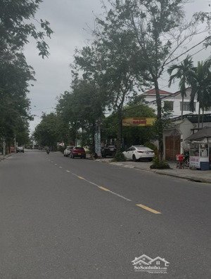 chính chủ bán đất thổ cư trung tâm hội an. 403,2m2 trong sổ. tặng thêm 38m2 trong diện tích đất