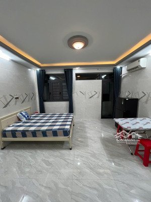 cho thuê phòng đường phạm hùng gần nguyễn văn linh. 35m2. full nội thất. giá thuê: 4,5tr/tháng