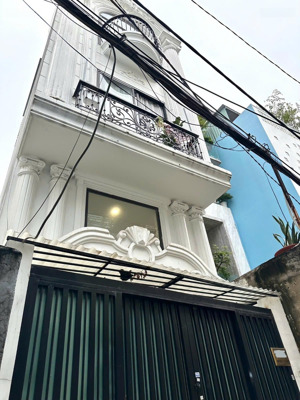 bán gấp chdv 5 tầng trường sa gần sân bay 15p dòng tiền 75tr/t gần 1 ty/năm chỉ 12.9 tỷ.