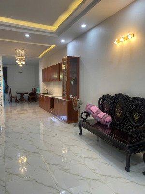 cho thuê nhà mới cực đẹp, kđt hà quang 2, full nội thất sang trọng. lh: 