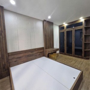 tôi cần cho thuê nhà nguyên hồng - thành công, dt 60m*3 tầng, 3 mặt thoáng, full đồ, giá 15tr/th