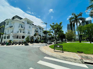 bán biệt thự phú mỹ hưng 5 tầng 10x22 hầm- thang máy giảm giá chỉ còn 47 tỷ tl gần nguyễn thị thập