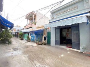 bán căn nhà ngay chợ sơn thuỷ ngô đến nha trang