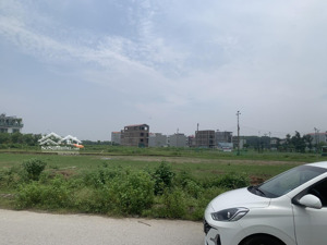 gia đình cần bán nhà xây thô tại kđt chi đông, 150m2 giá cực tốt.