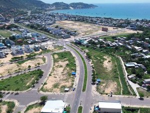 bán đất mặt tiền đường hoàng sa, cát tiến. giá sốc chỉ 18trđ/m2. liên hệ 