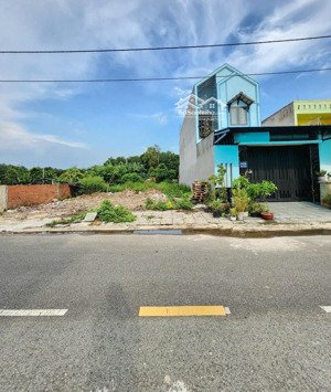 lên cho anh em đất mt trương vĩnh nguyên,thường thạnh,cái răng,cần thơ giá chỉ 800tr/100m2 shr