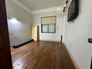 bán chung cư thang bộ việt hưng - long biên 80m2 2n1wc - căn góc đông nam - giá 3 tỷ (thương lượng)