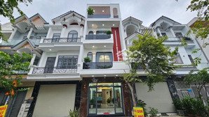 siêu phẩm nhà phố full nội thất tp thuận an bình dương