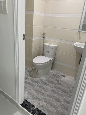 diện tích 40 m2 - 1wc - bảo vệ 24/24 văn phòng phù hợp cho 10 - 12 nhân viên giá thuê 9 tr/ tháng