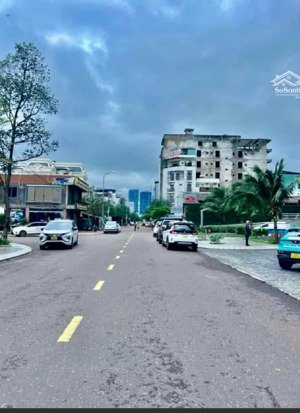 bán ks 2 mặt tiền trung tâm thành phố, khu nguyễn thị định, quy nhơn, 205 m2, 9 tầng, hướng tb