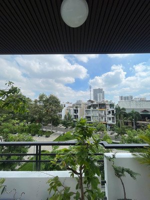 căn góc 2 mặt tiền đẹp nhất khu bình phú đối diện công viên (5 * 17) 3 lầu 12 tỷ