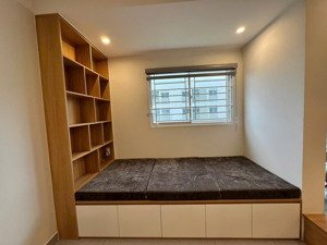cho thuê căn hộ 57m2 central lake nam long, 2 phòng ngủ, 2wc, mới 100%, full nội thất, tây nam