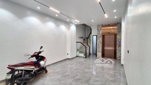 hoàng minh đạo - long biên - 7 tầng thang máy - ô tô tránh - gara - kinh doanh - full nội thất cao