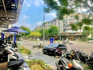 cho thuê mặt bằng shophouse tầng trệt + tầng 1 + tầng 2 làm showrom, văn phòng đại diện, trưng bày