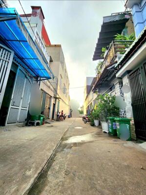 Nhà Bán Gấp - Nhà mới xây 2 tầng - Sổ nở hậu đẹp