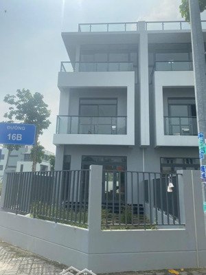 bán nhà 2 mặt tiền khu đô thị đông tăng long, quận 9, hồ chí minh