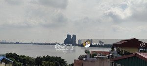 bt đẹp, lô góc, sân vườn, dân xây tây hồ 90m2x4t giá 20,9 tỷ.