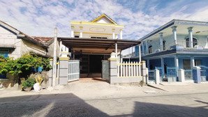 chuyên săn đất biển dốc lết. biệt thự lầu 2 tầng. cách bãi tắm dốc lết 100m đường ôtô tránh nhau