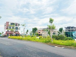 chuyển nhượng nhà phố 1 trệt 2 lầu the larita, mặt tiền hoàng phan thái