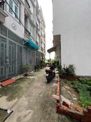 bán đất 3 mặt tiền, không lộ giới, 58m2, giáp lương văn can, lưu hữu phước, quận 8, chỉ 3.2 tỷ