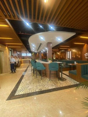 bán toà nhà văn phòng 266m2, 8 tầng, mặt tiền 11m chỉ 93 tỷ