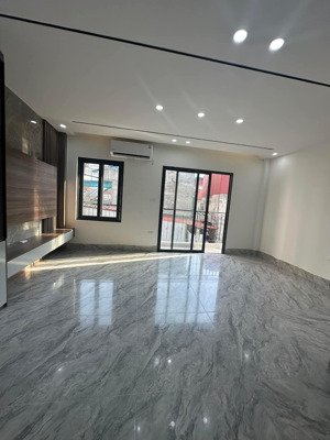 cách 1 nhà ra phố 7 tầng thang máy tôn đức thắng
