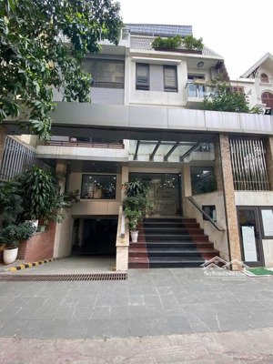 bán biệt thự view sân chơi mỹ đình, cao xuân huy, lưu hữu phước cực hiếm, pháp lý chuẩn, thang máy