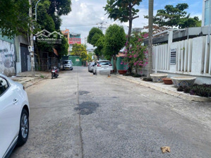 cho thuê kho 2 mặt tiền 200m ( 10*20) 19tr đường 23 hiệp bình chánh thủ đức