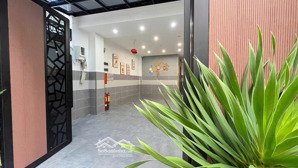 bán toà nhà căn hộ dịch vụ: 85m2(5,8x18,55) 5tang, 15pn, thang máy, full nội thất. chỉ nhỉnh 23ty.