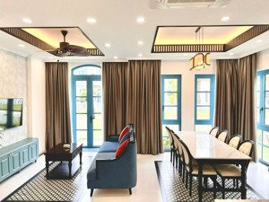 biệt thự full nt novaworld phan thiết đường 16m hướng đn. dt: 200m2 view biển giá: 6.2 tỷ bao hết.