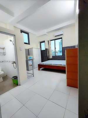 phòng trọ giá rẻ q11 full nội thất gần q5 - q10 - q1 - q3 di chuyển 5 - 7p gần đại học y dược