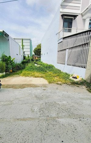 bán đất tại long chiến giá650/111m2 shr full thổ cư lh kiên